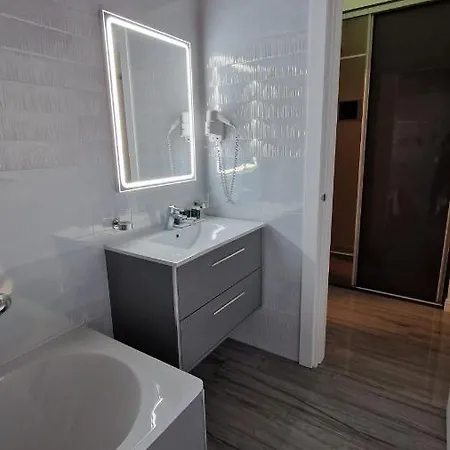 White Tower - Private 106 * Mamaia