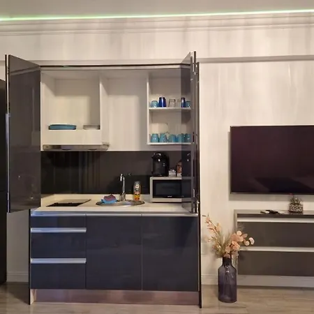 White Tower - Private 106 马马亚